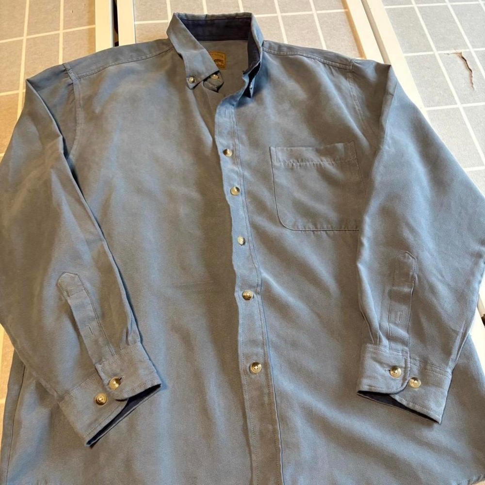 Blue faux‎ Suede button-up long sleeve shirt with a relaxed fit men's medium